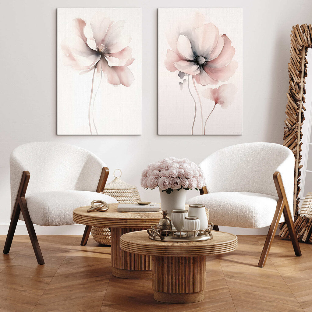 Flores em hastes finas num interior