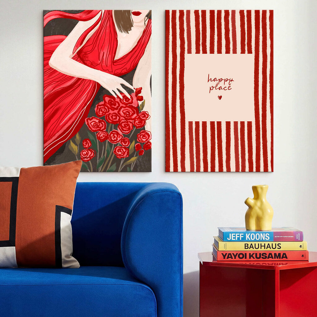 Mulher de vestido vermelho — interior 1