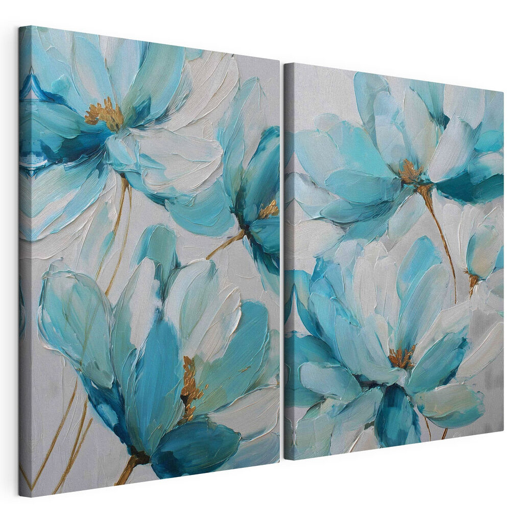 Flores em azul suave, tela esticada e borda contínua