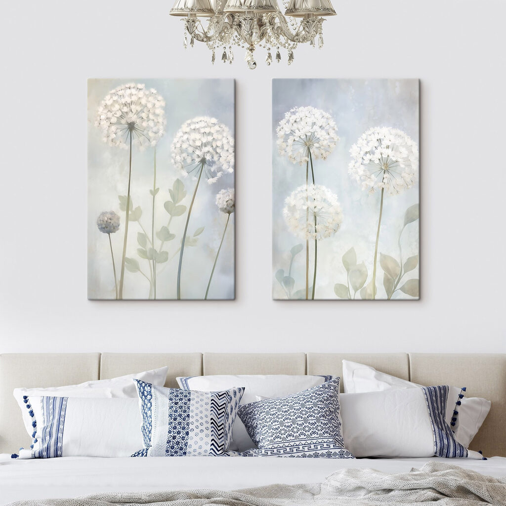 Flores redondas em haste num interior