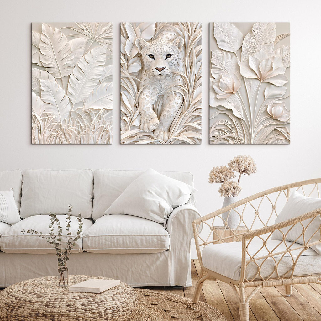 Tigre branco entre folhas — interior 2