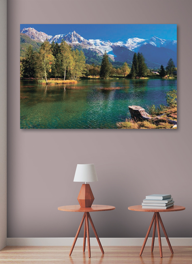 Lago sob picos nevados — interior 2