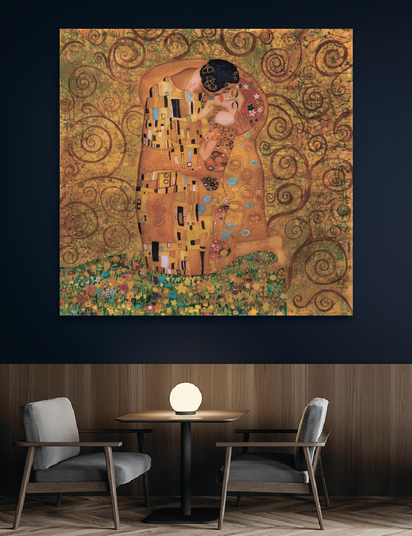 Beijo entre espirais decorativas — interior 3