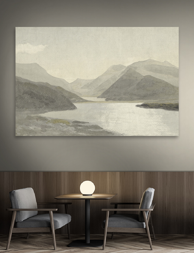Lago entre montanhas nevoentas — interior 1