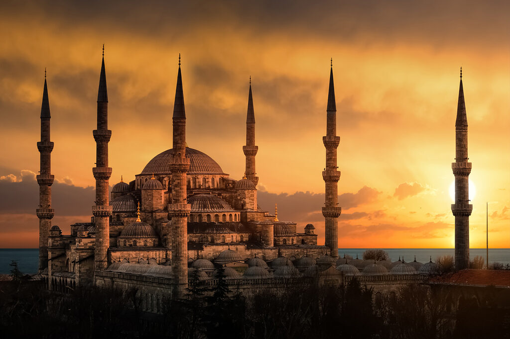 Minaretes no entardecer — design completo