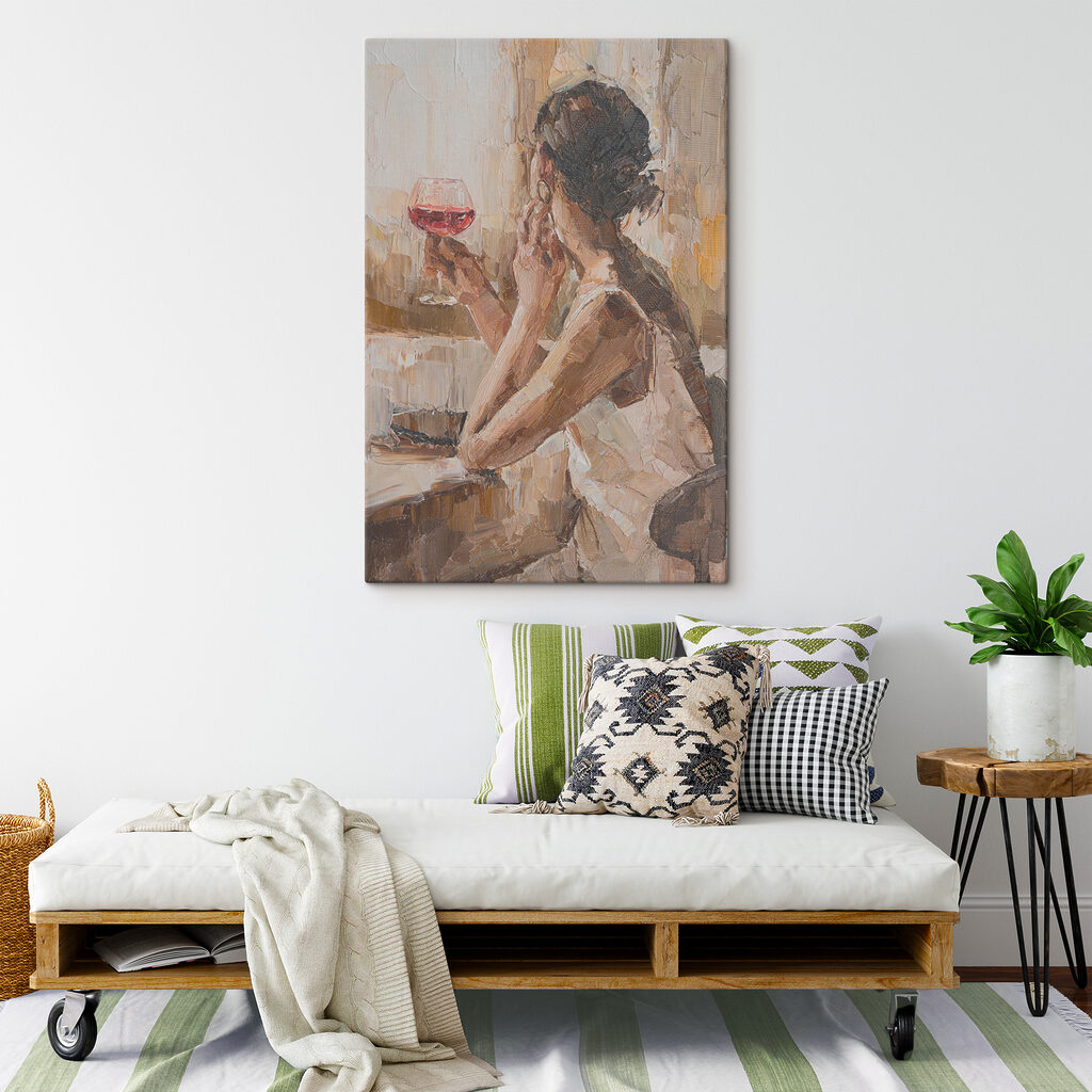 Mulher com vinho tinto — interior 5
