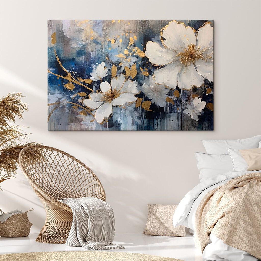 Flor branca em azul-noite — interior 3