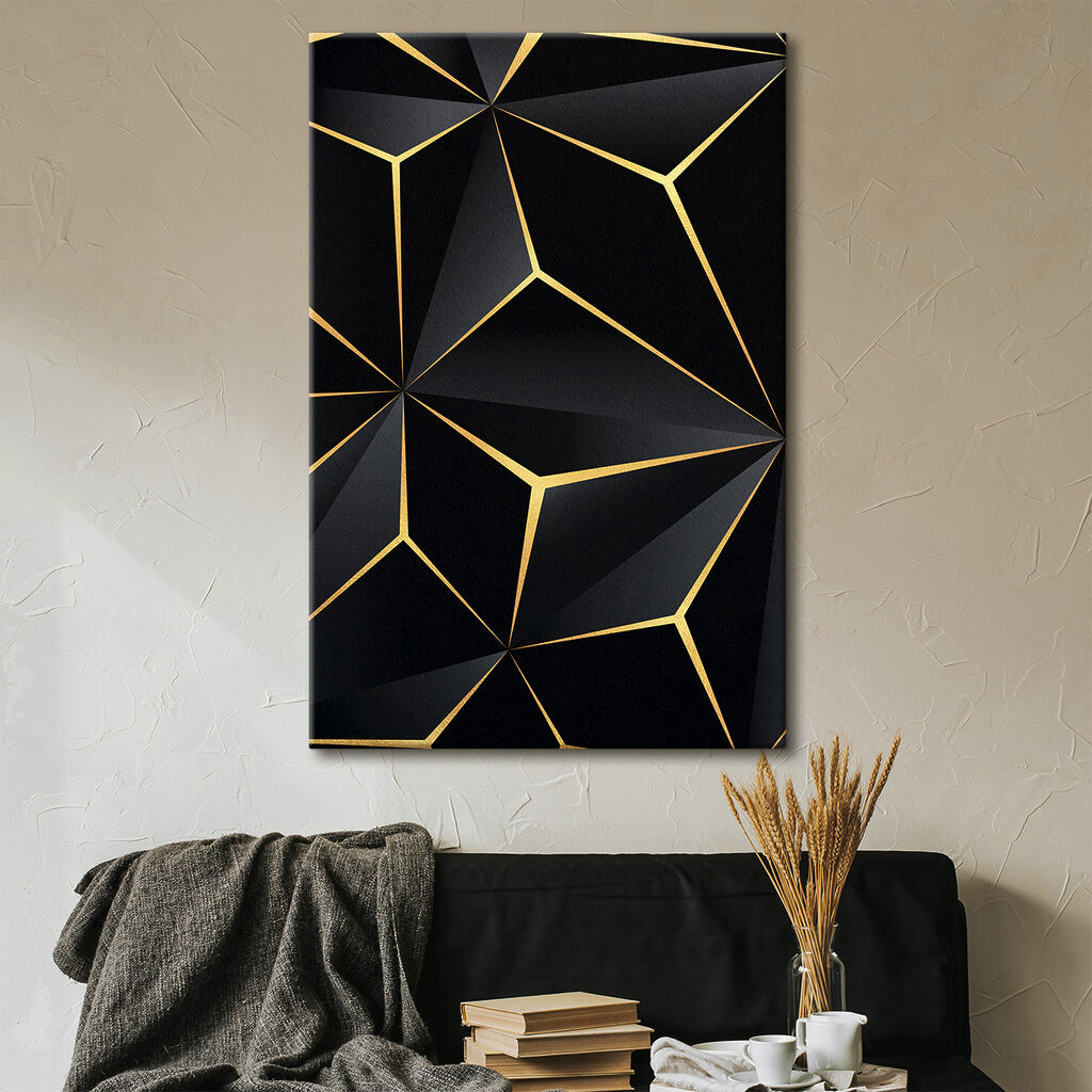 Dourado entre facetas escuras — interior 1