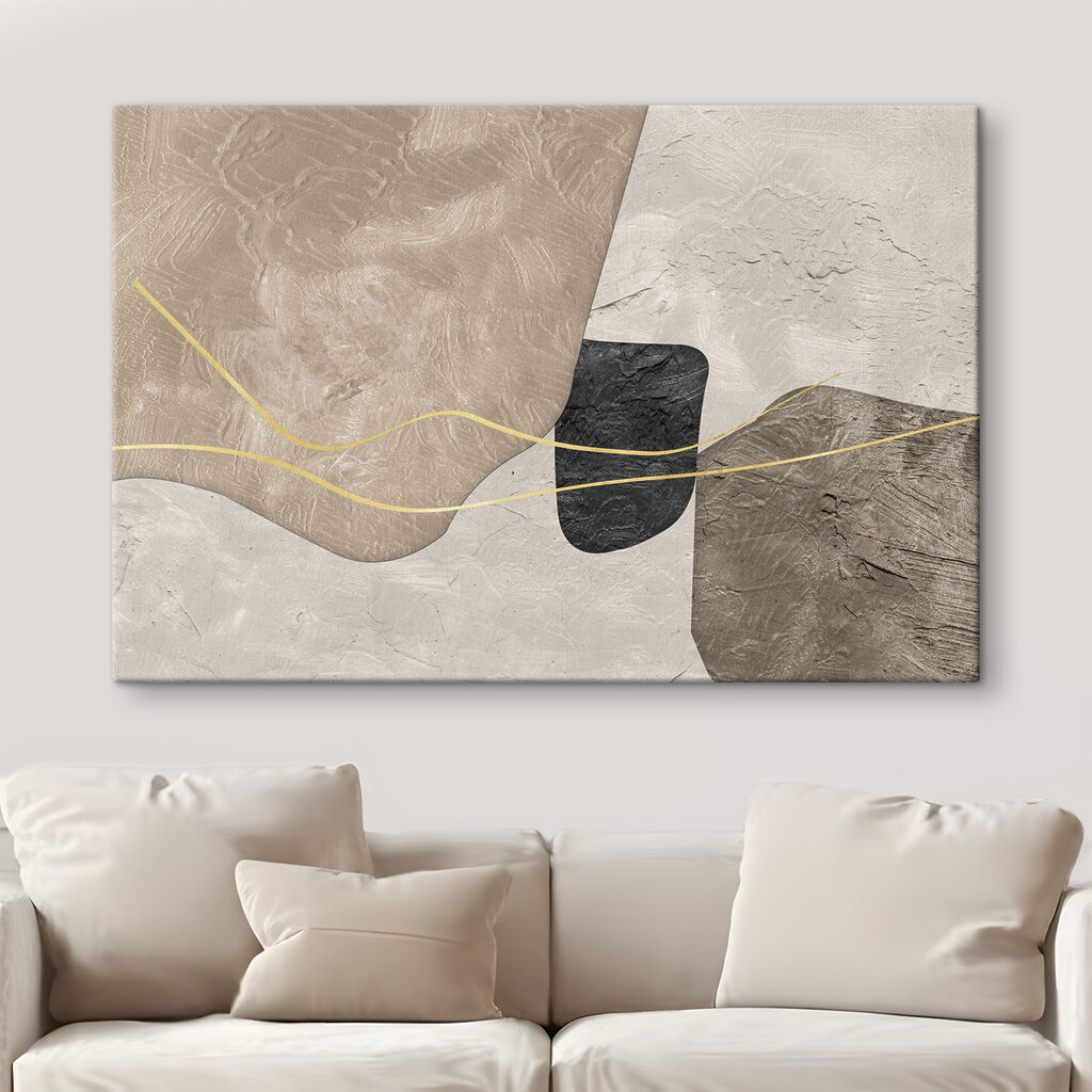 Formas orgânicas em dourado num interior