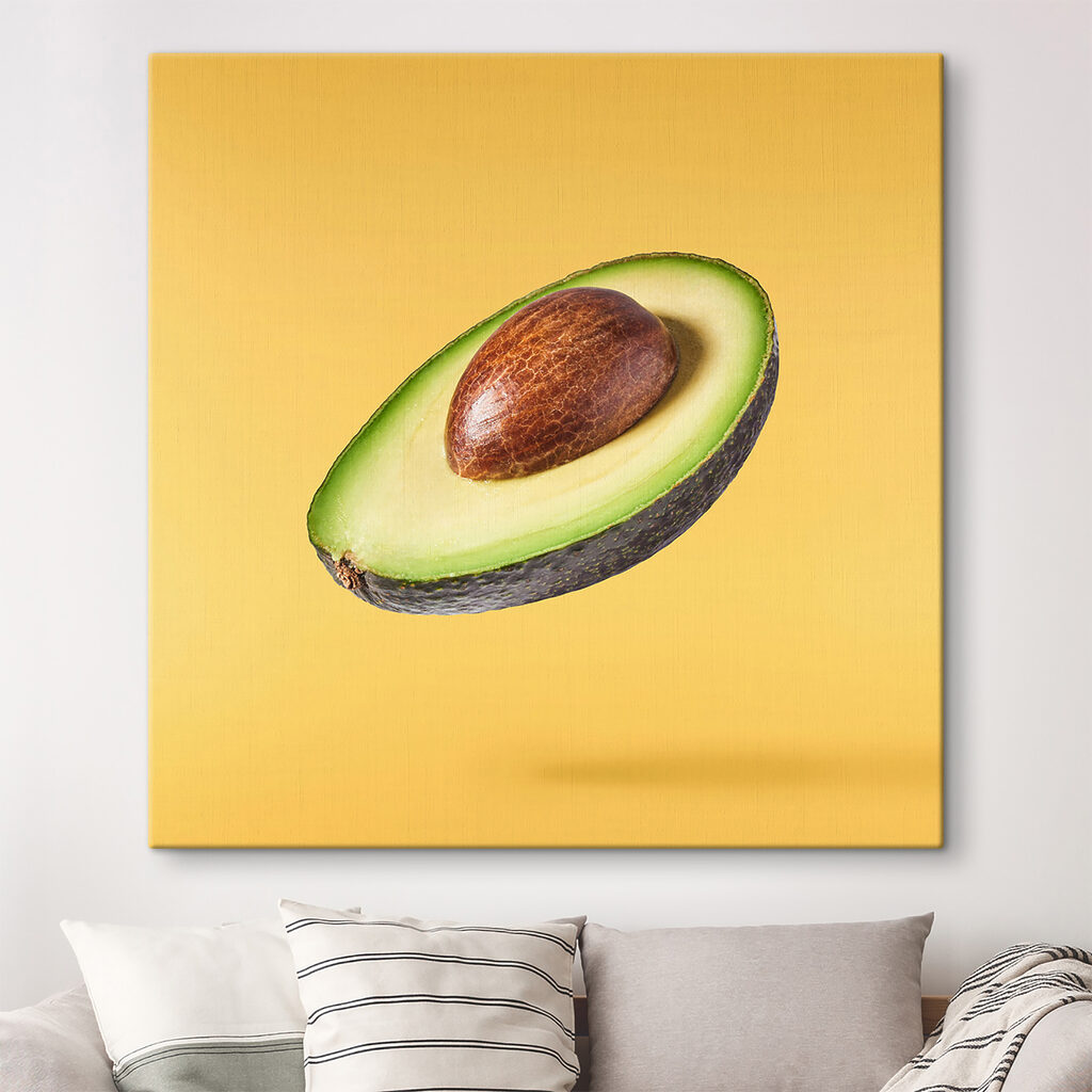 Abacate sobre amarelo — interior 3