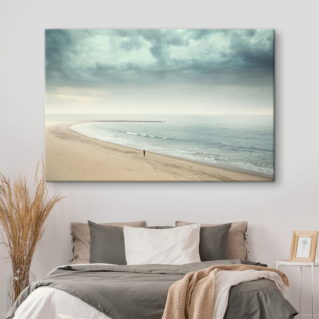 Praia larga sob nuvens — interior 2