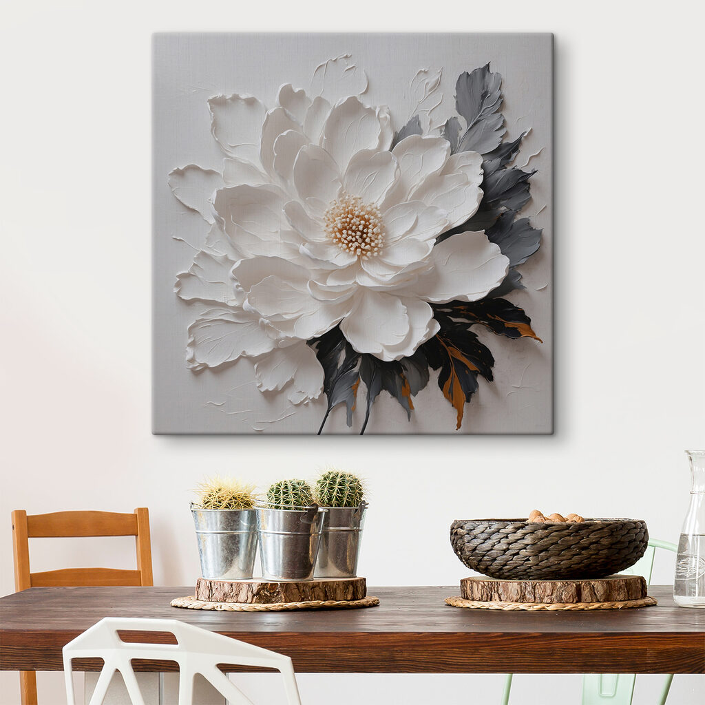 Flor branca, folhas escuras — interior 1