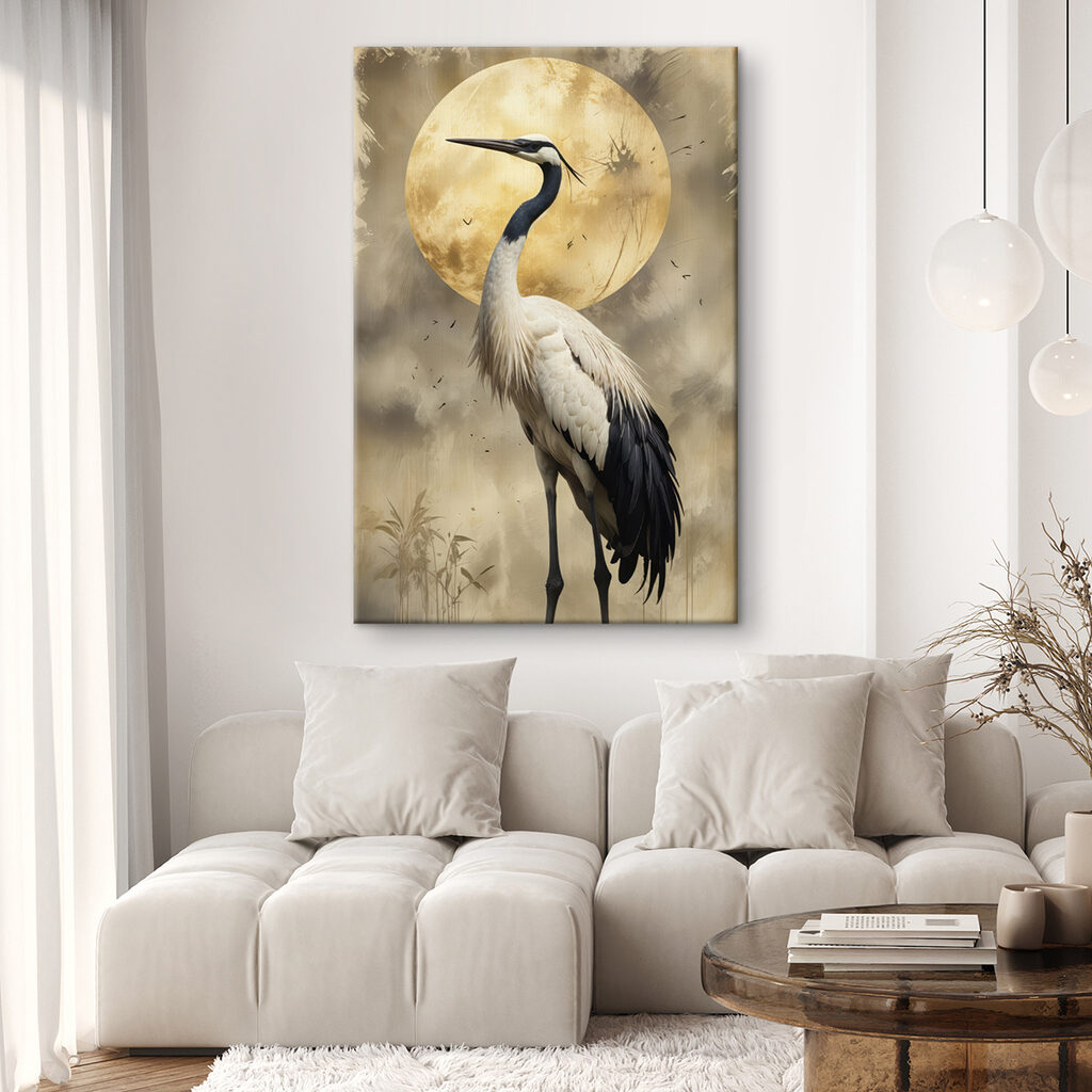 Grou e lua dourada num interior
