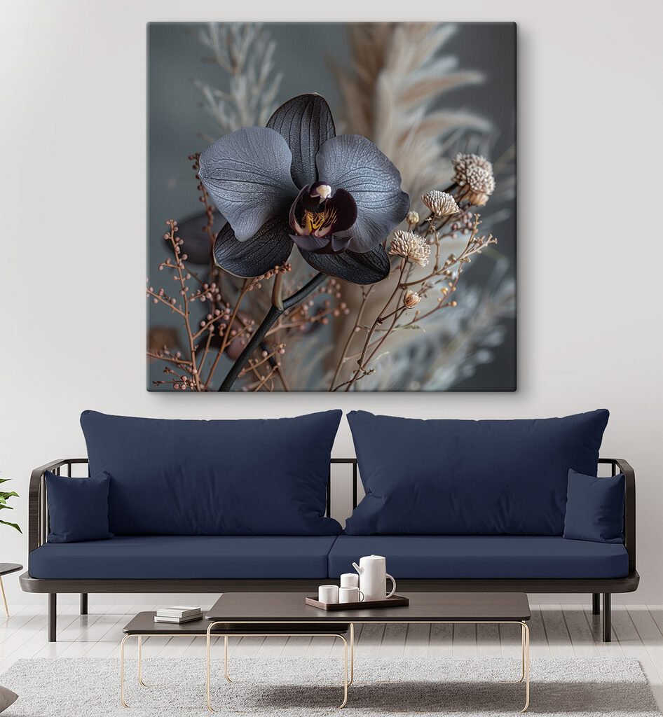 Orquídea escura entre penachos — interior 3