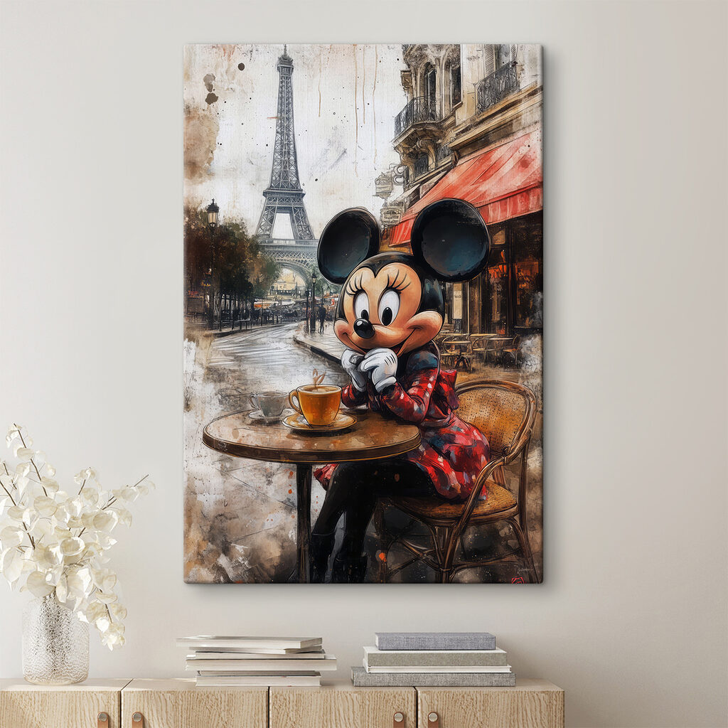 Ratinha em Paris num interior