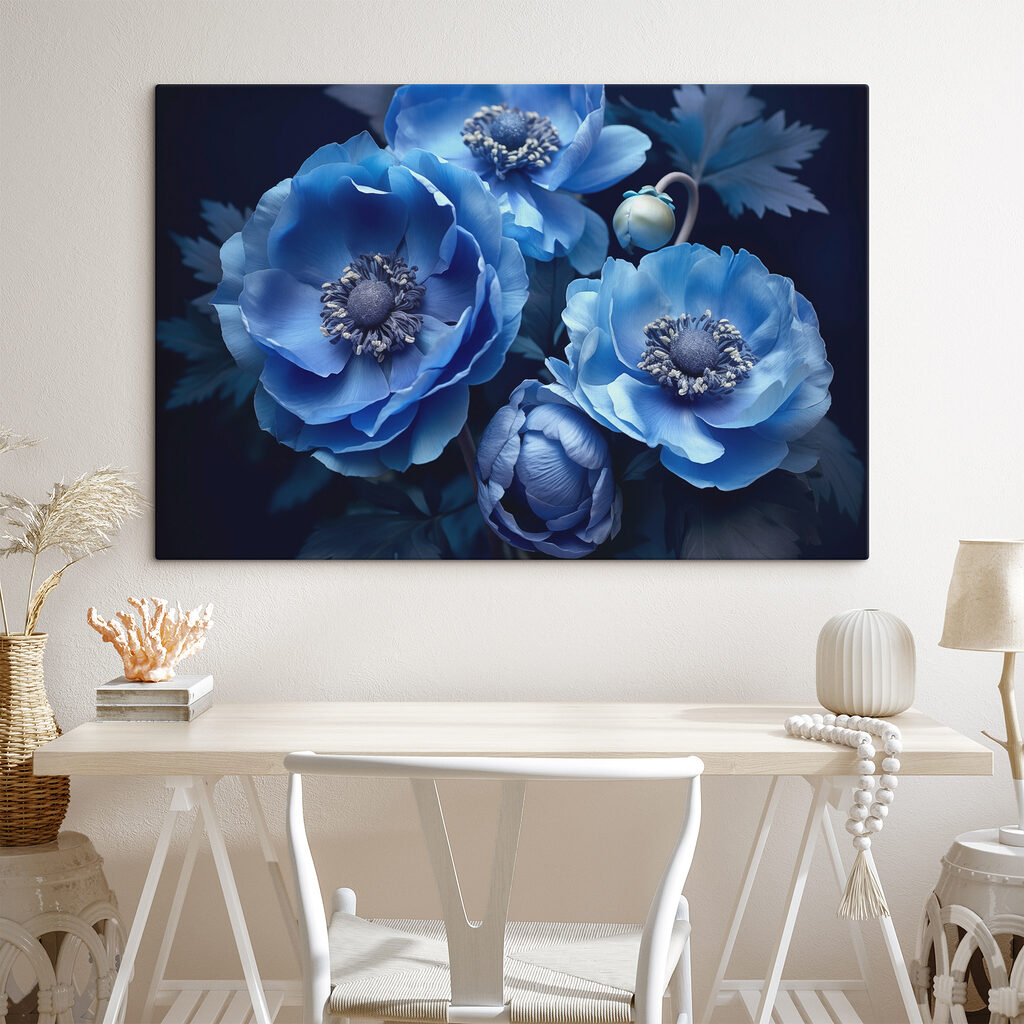 Três flores em azul-escuro — interior 1