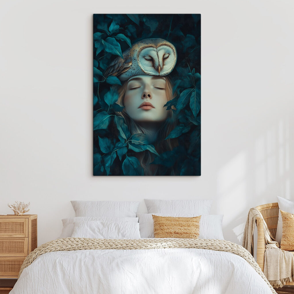 Coruja sobre olhos fechados — interior 1