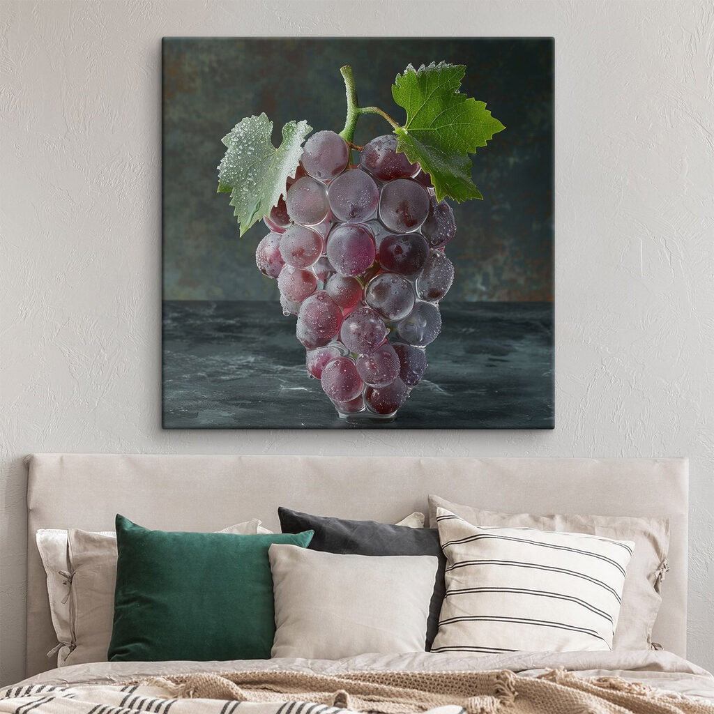 Uvas roxas na névoa — interior 2