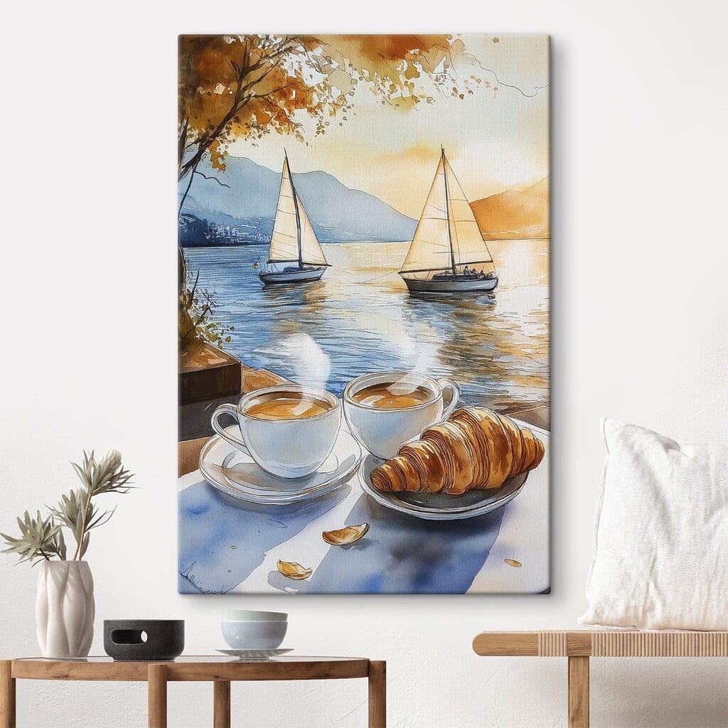 Croissant junto aos veleiros num interior