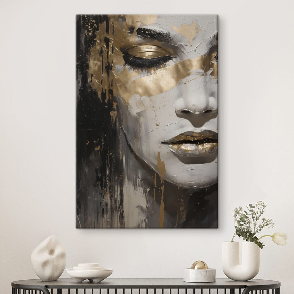 Olhar sereno em dourado-cinzento — interior 1