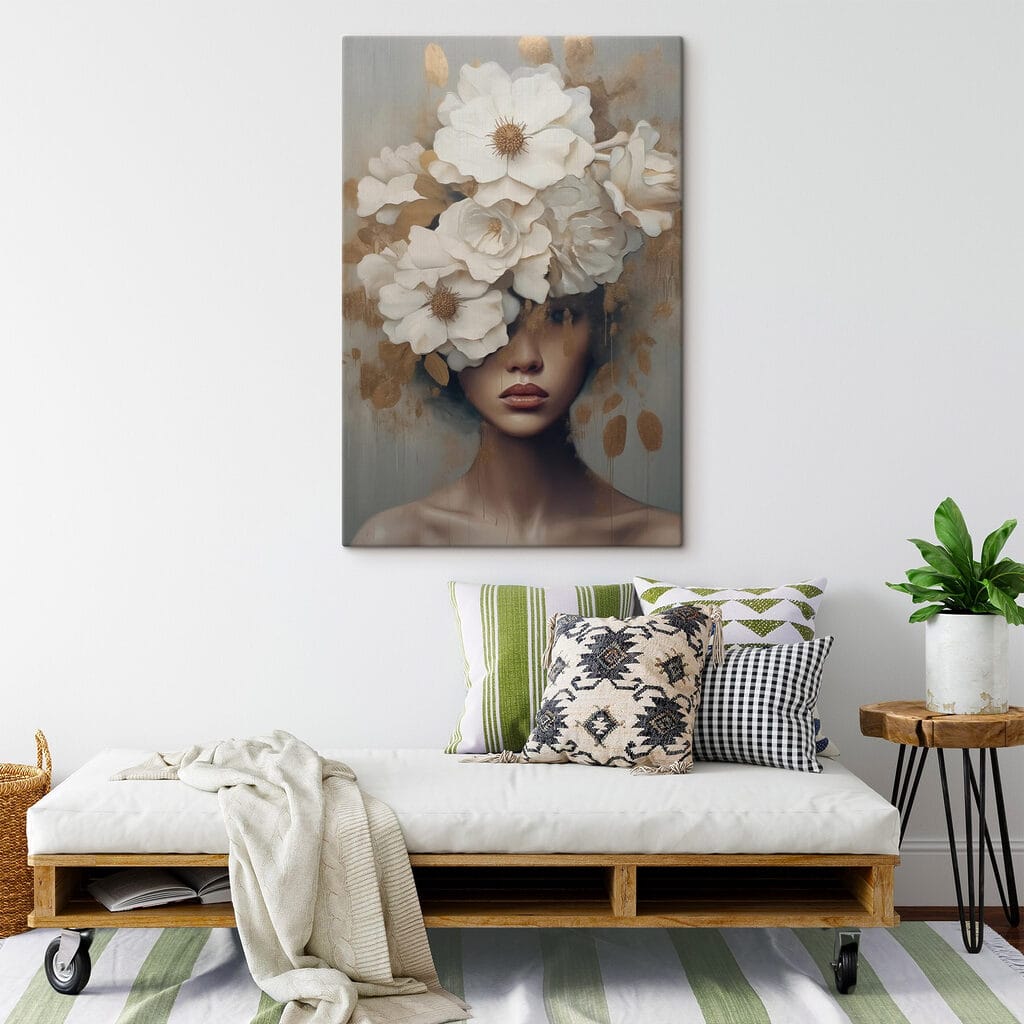 Mulher sob flores brancas — interior 2