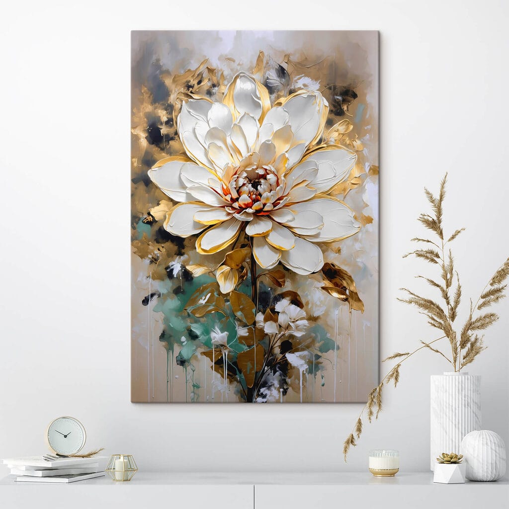 Flor entre folhas azul-esverdeadas — interior 3