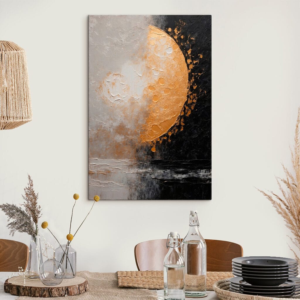 Lua dourada entre cinzentos — interior 4