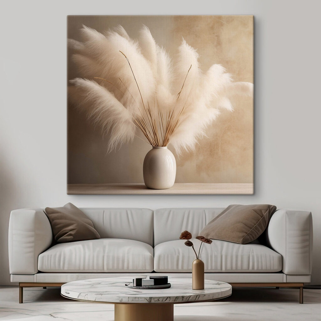 Pampas em vaso creme num interior