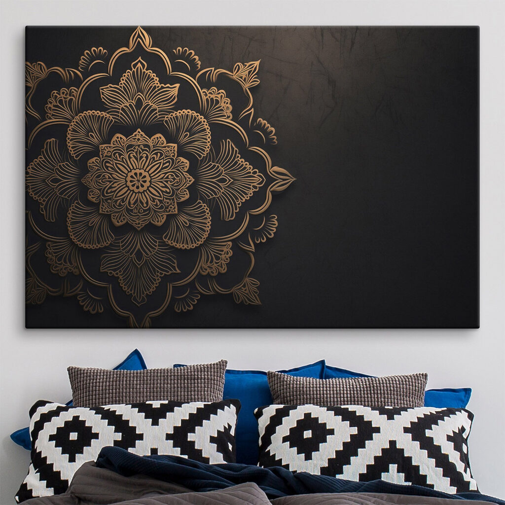 Mandala dourada sobre preto — interior 1