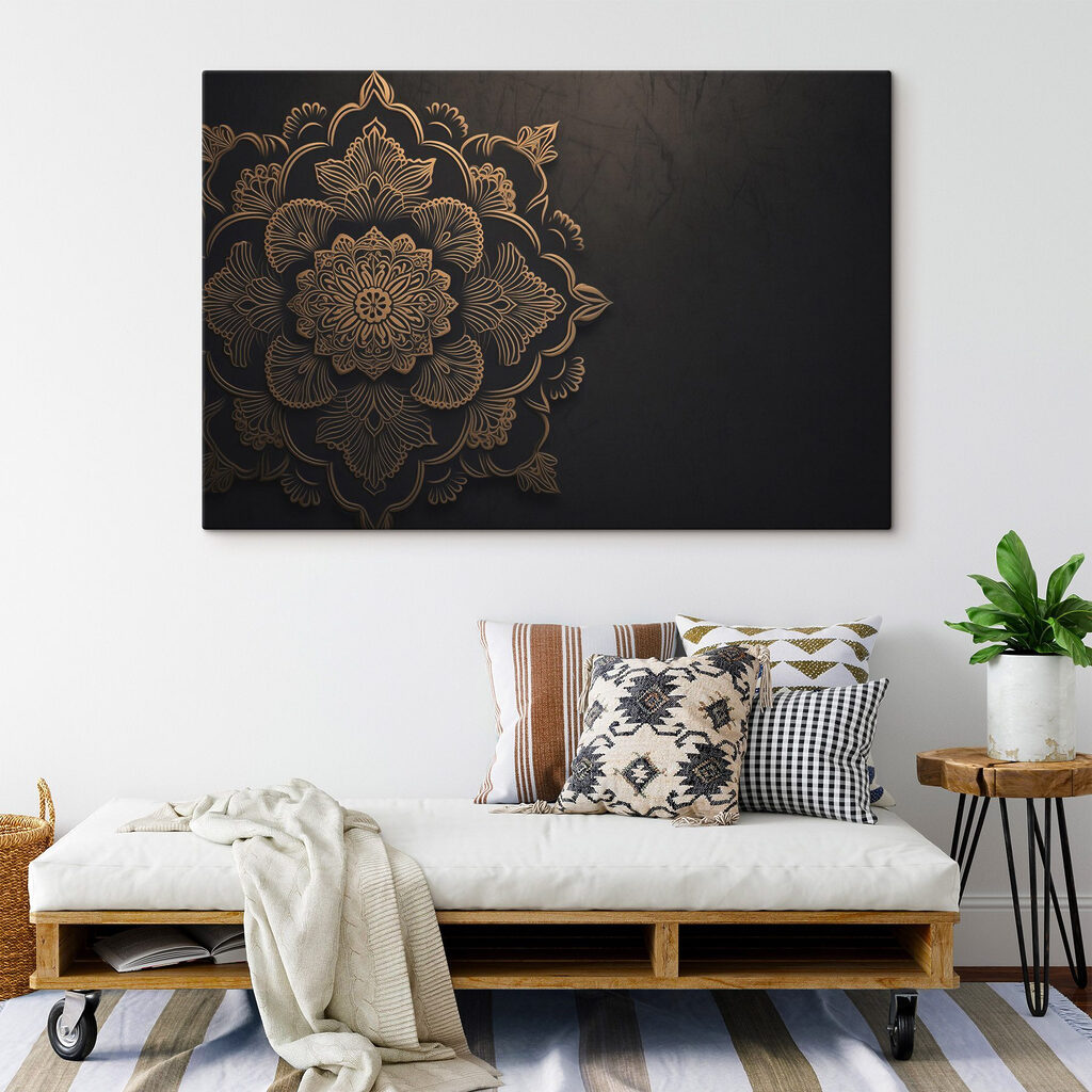 Mandala dourada sobre preto — interior 3