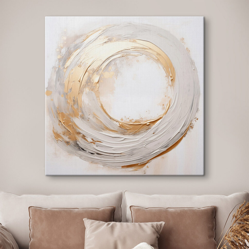Anel dourado sobre creme — interior 2