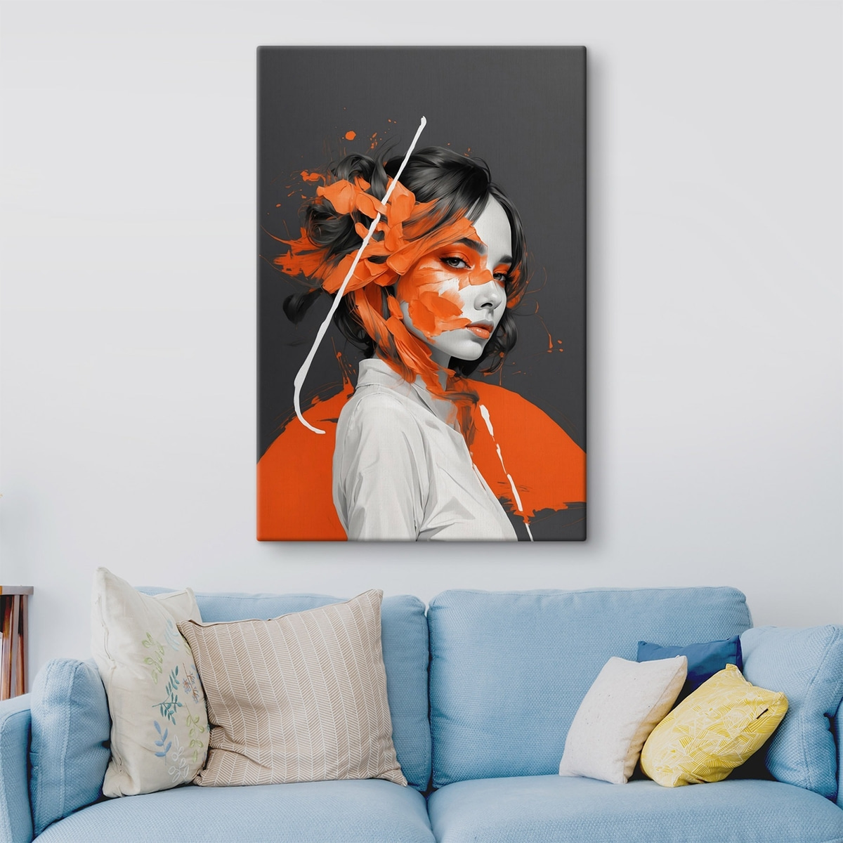 Mulher com pinceladas laranja — interior 2