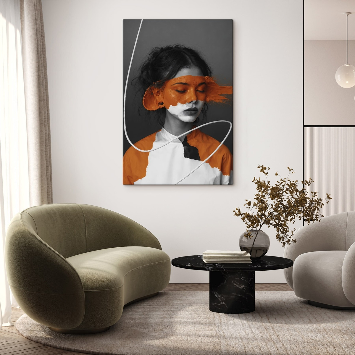 Menina em tons laranja — interior 1