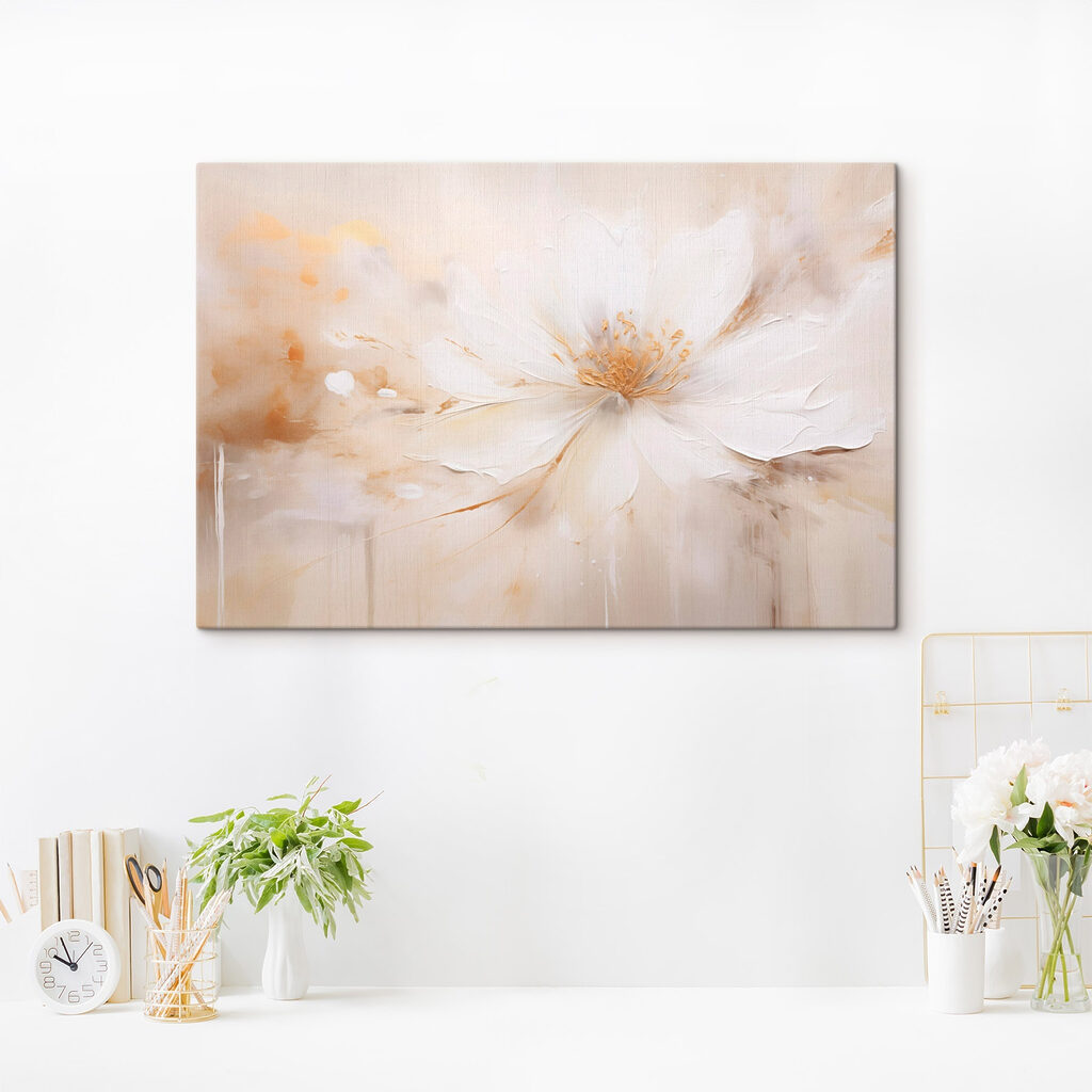 Flor aberta sobre bege — interior 2