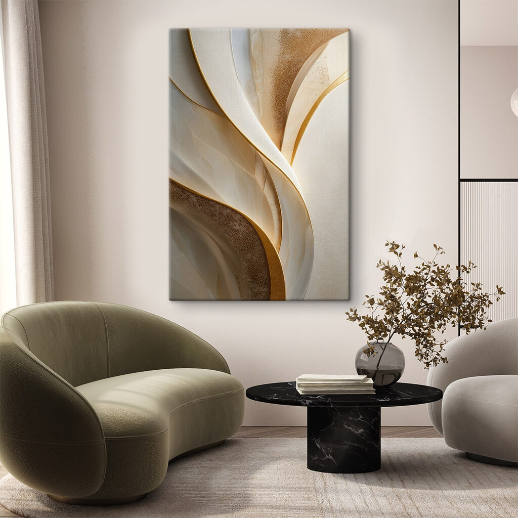 Arco branco e dourado num interior