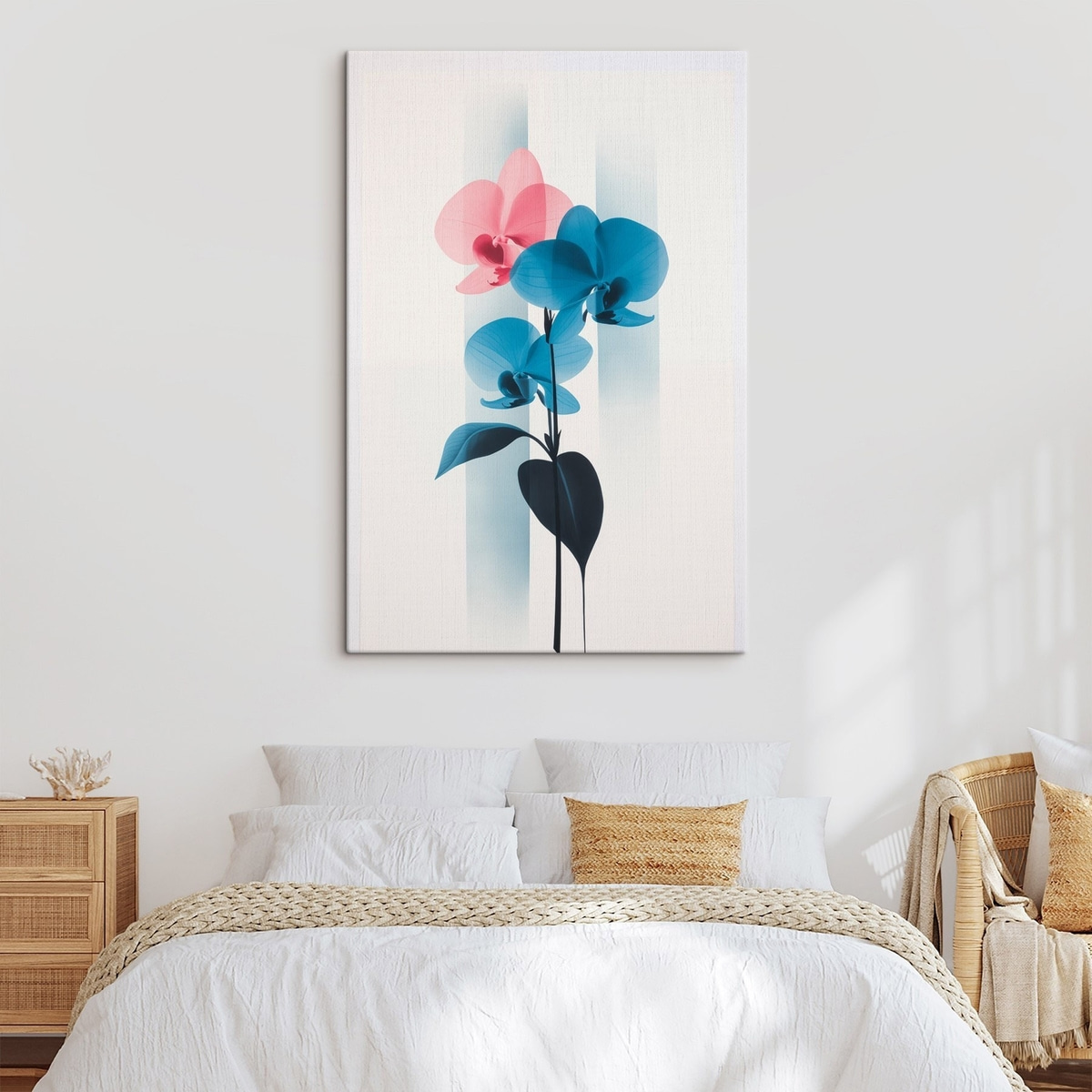 Orquídeas em riscas brancas num interior