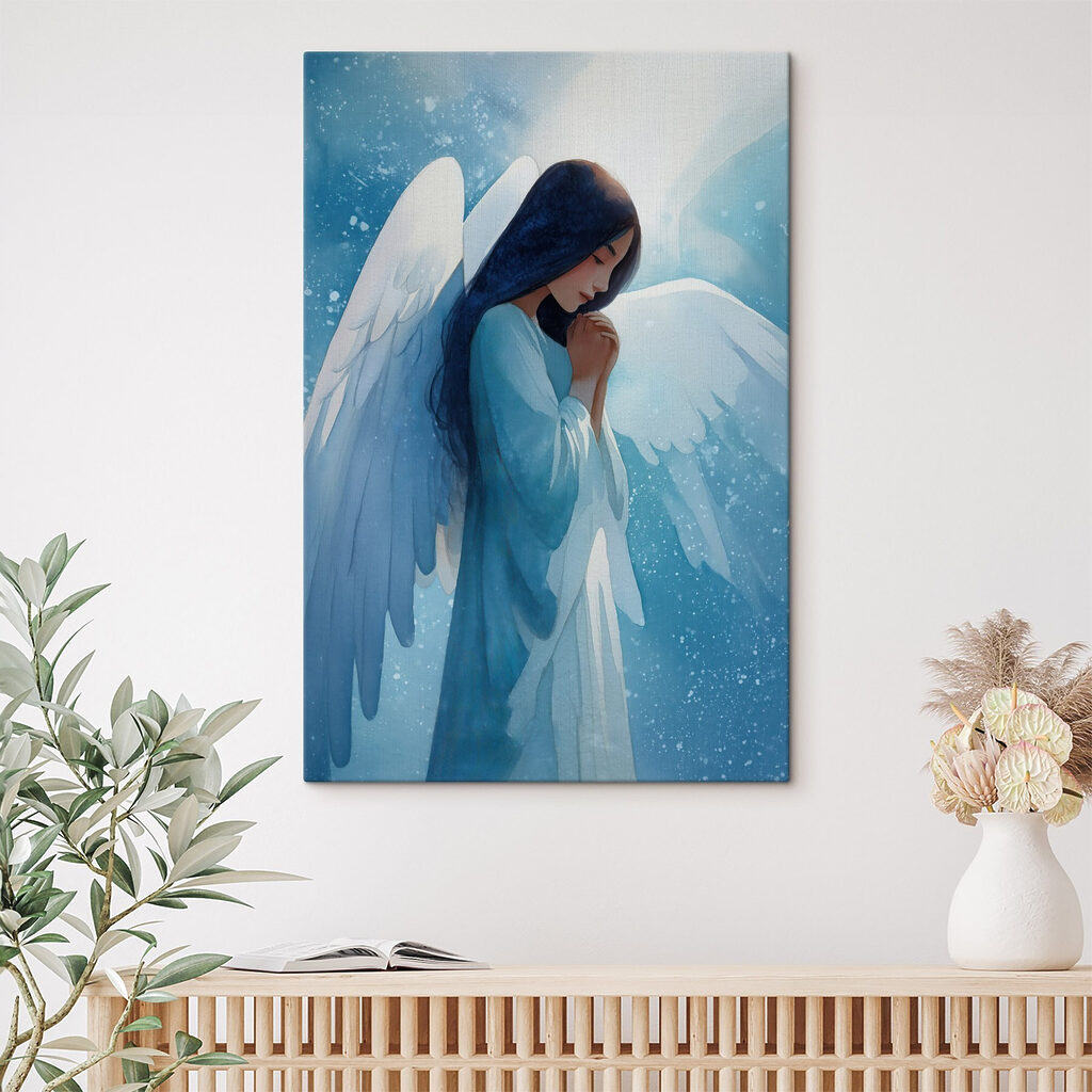 Anjo azul inclinado num interior