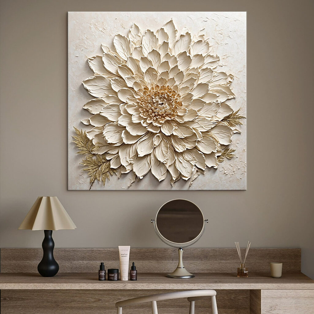 Flor creme recortada num interior
