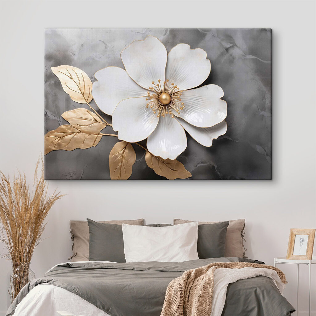 Flor e folhas claras num interior
