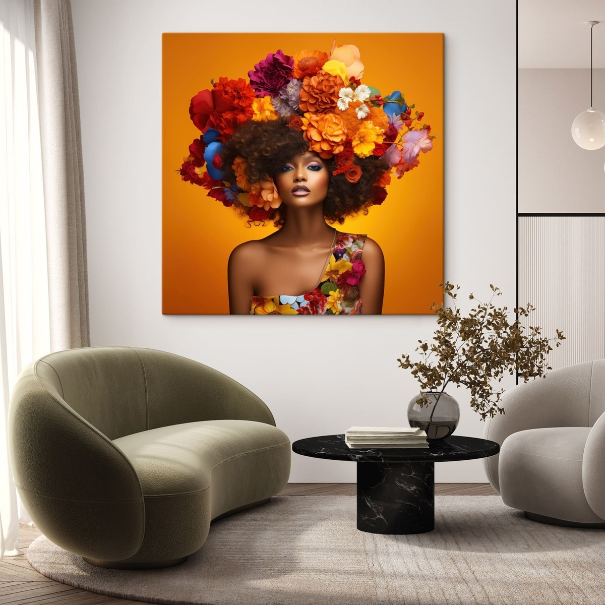 Mulher sobre fundo laranja — interior 2