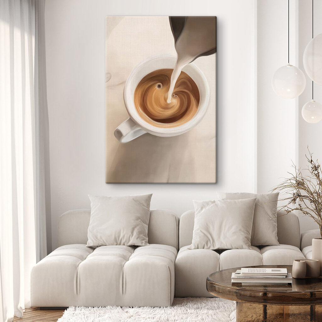 Leite sobre café quente num interior
