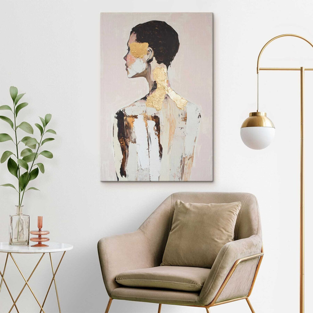 Perfil com toques dourados — interior 3