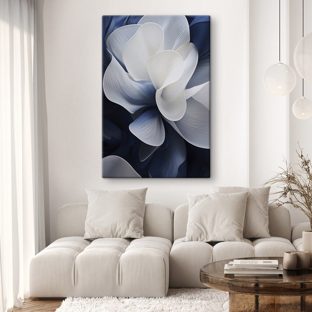 Flor branca sobre azul-noite — interior 1