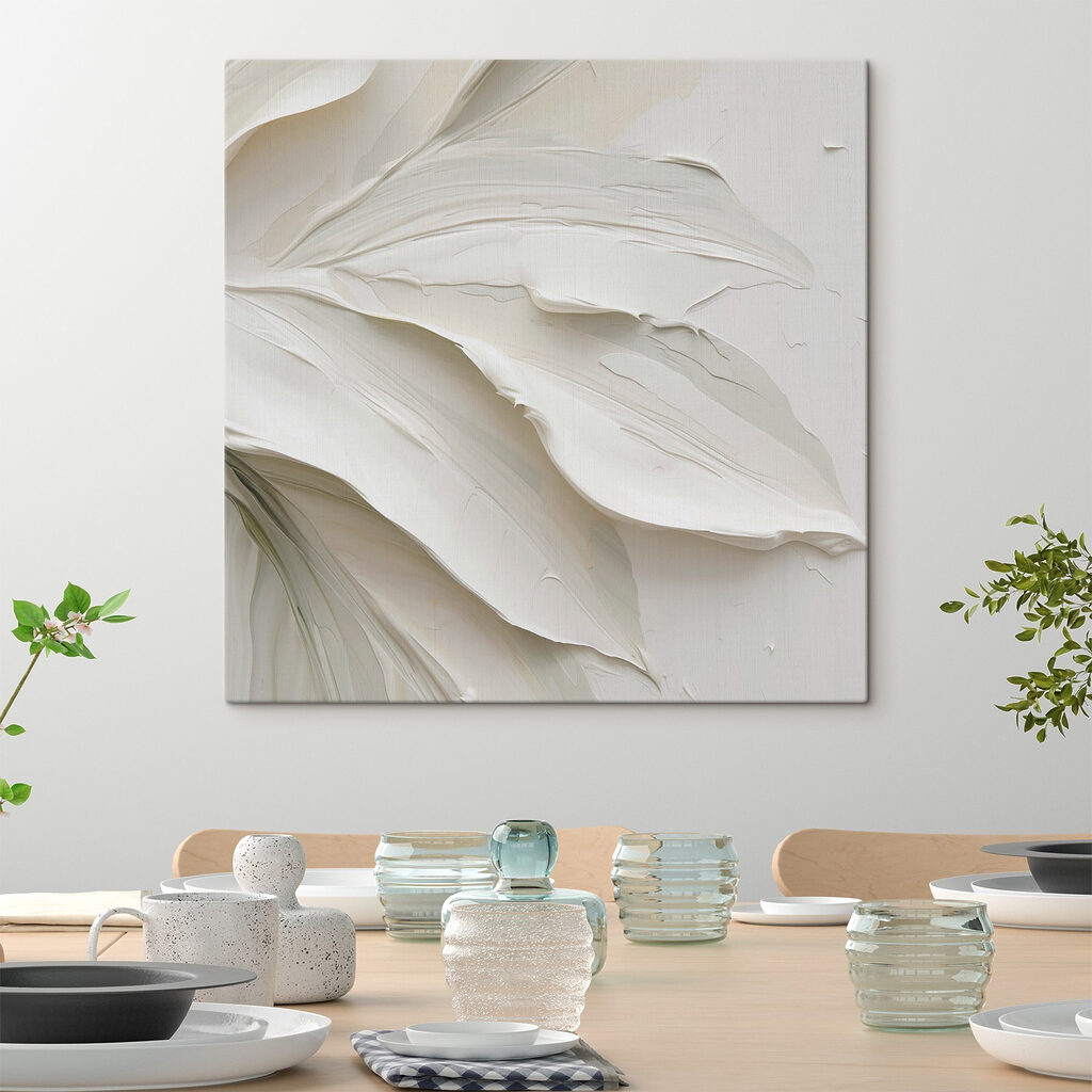Folhas de traço pintado num interior