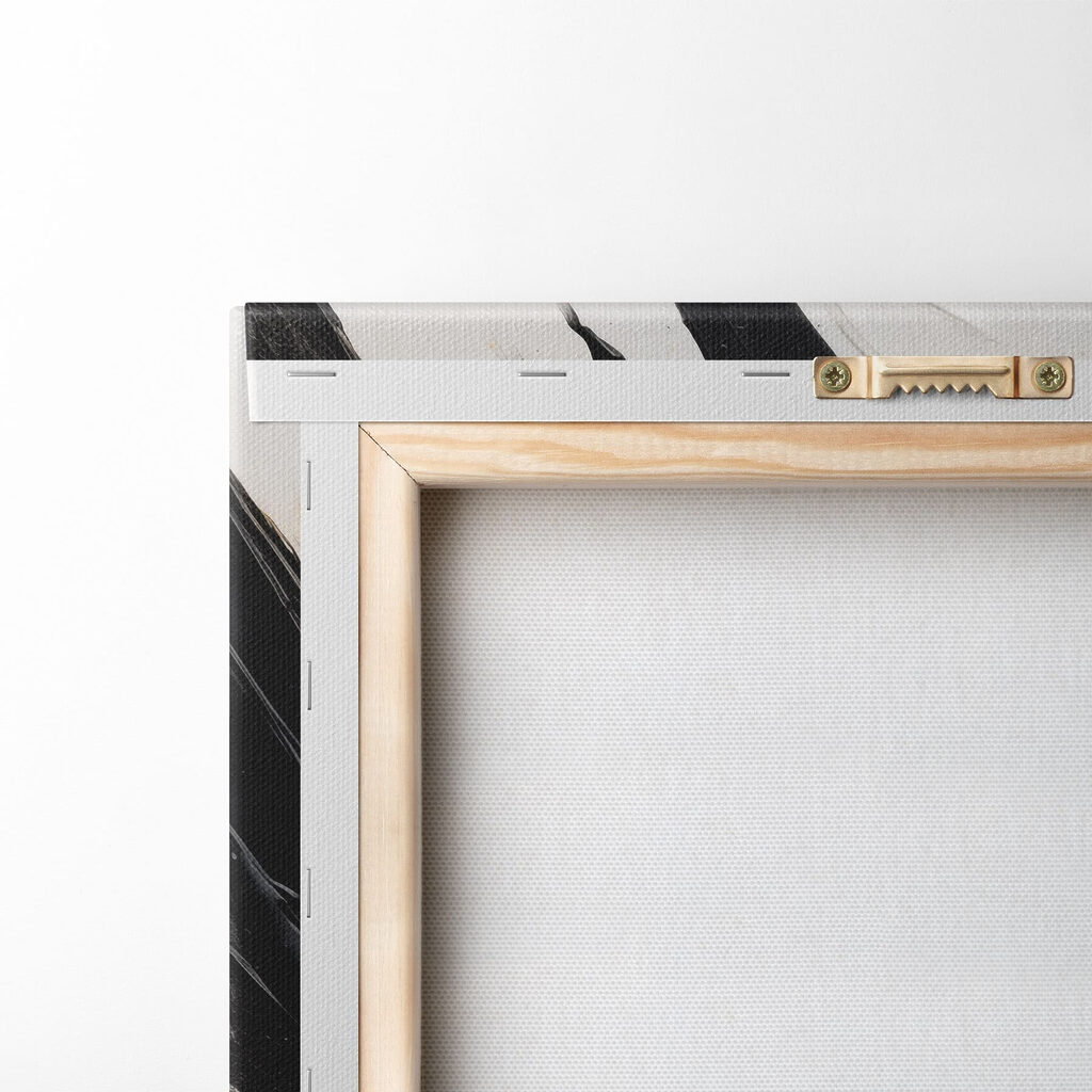 Arco dourado sobre preto — verso