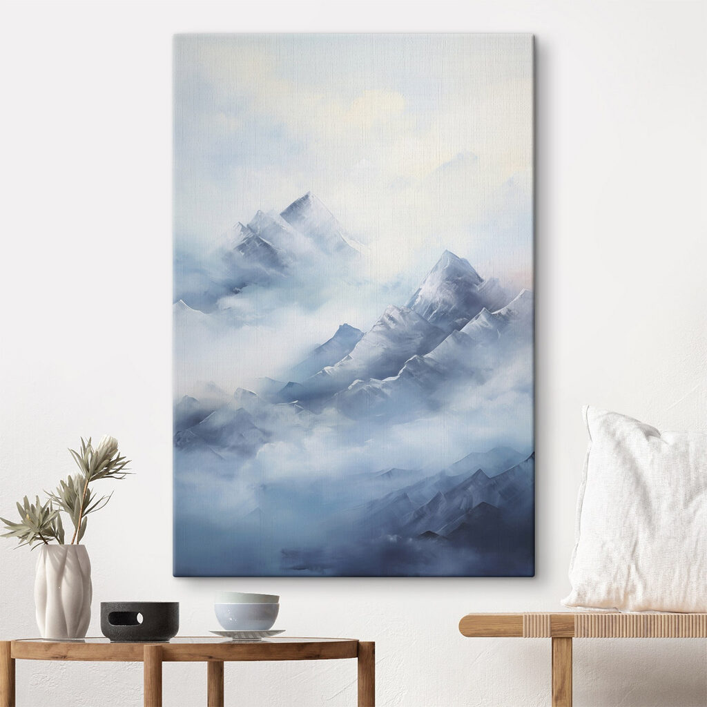 Cumes azul-escuro entre nuvens — interior 1