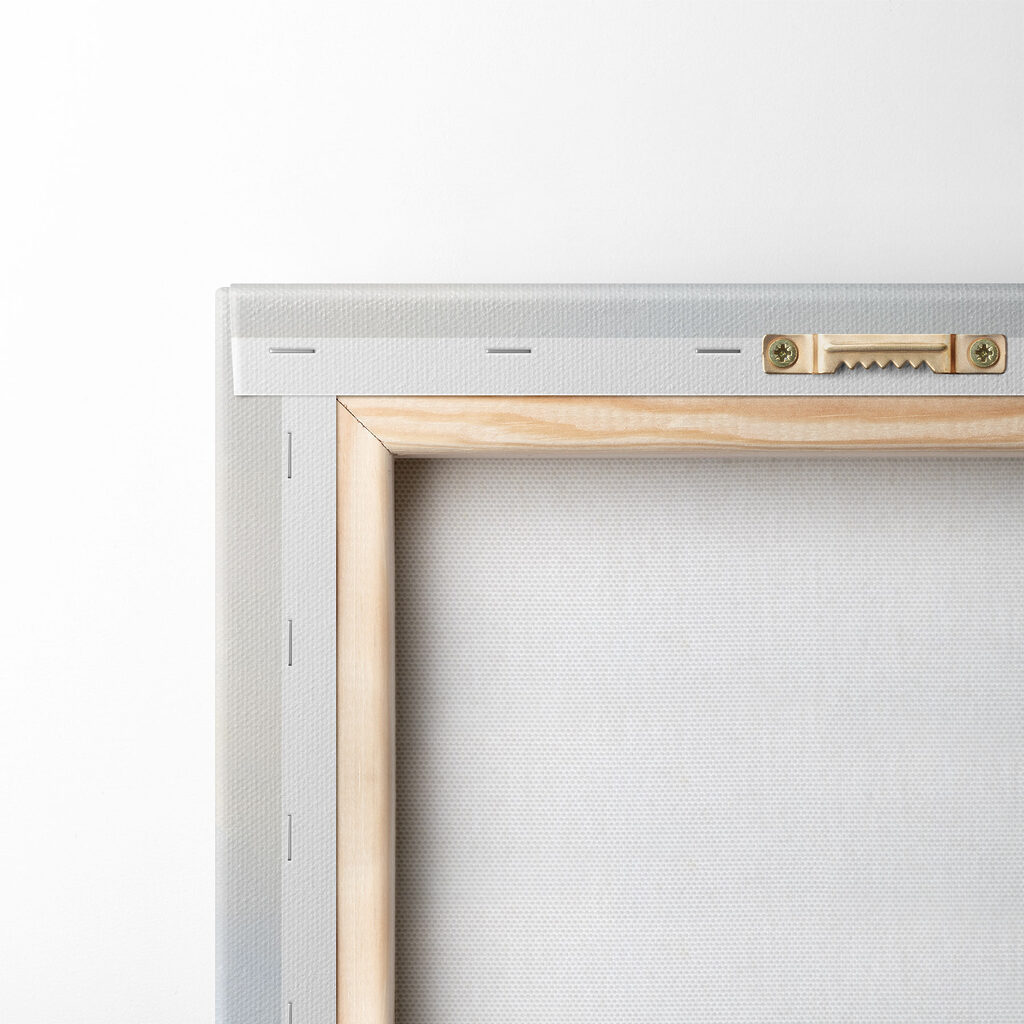 Cumes azul-escuro entre nuvens — verso