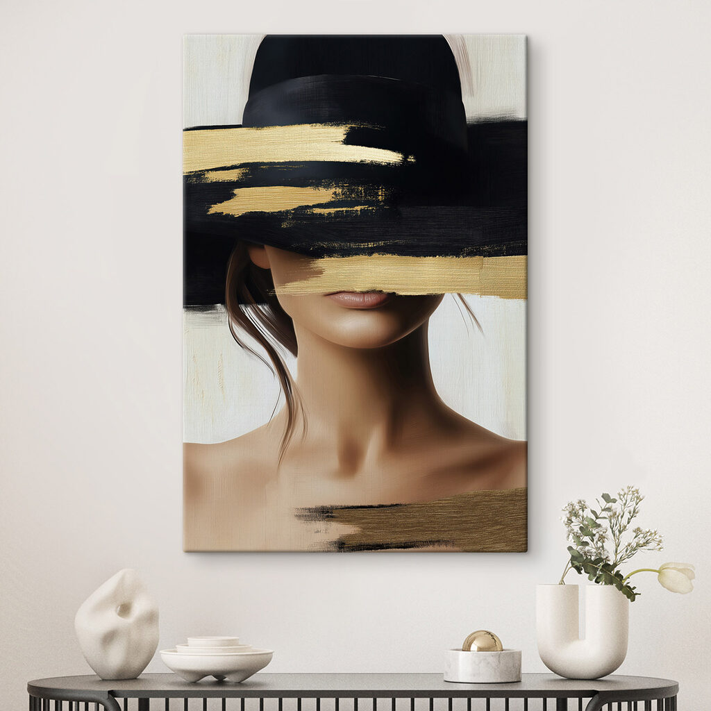 Chapéu preto com dourado num interior