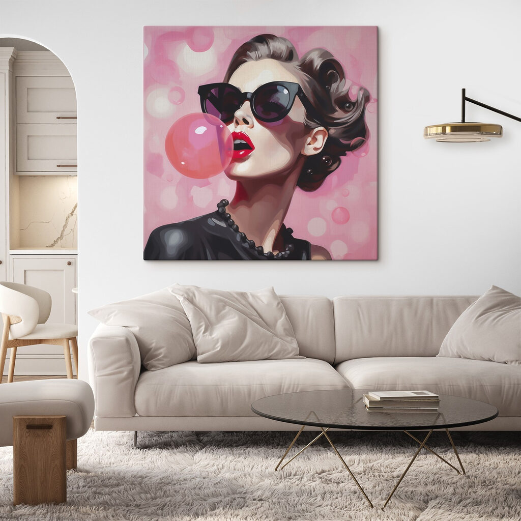 Mulher com pastilha elástica — interior 1