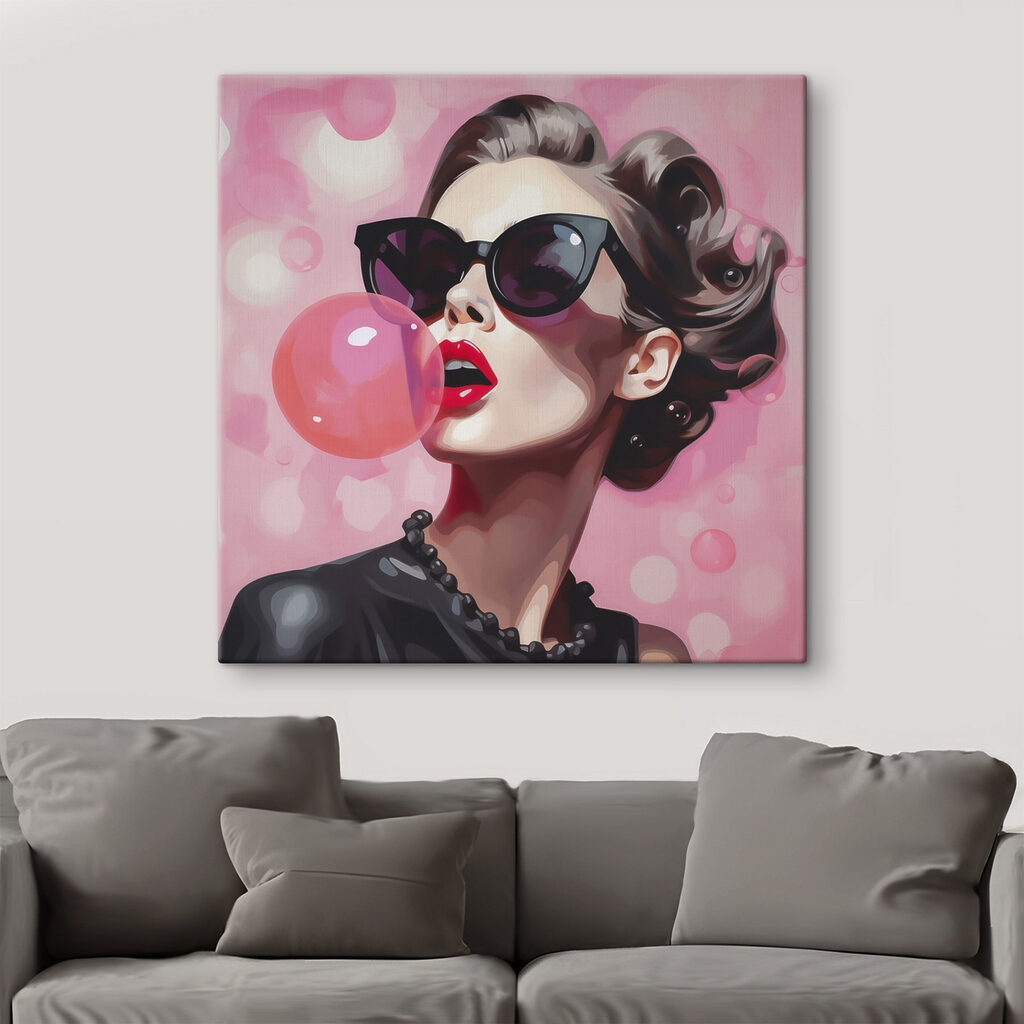 Mulher com pastilha elástica — interior 2